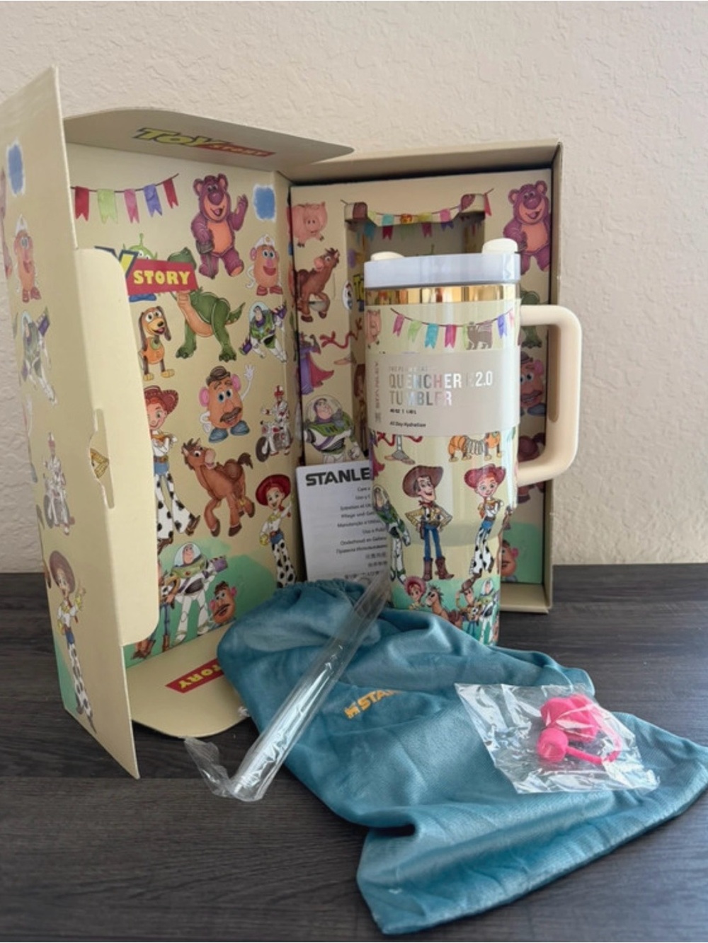 40 oz Character Print Tumbler Set New with Box & Accessories